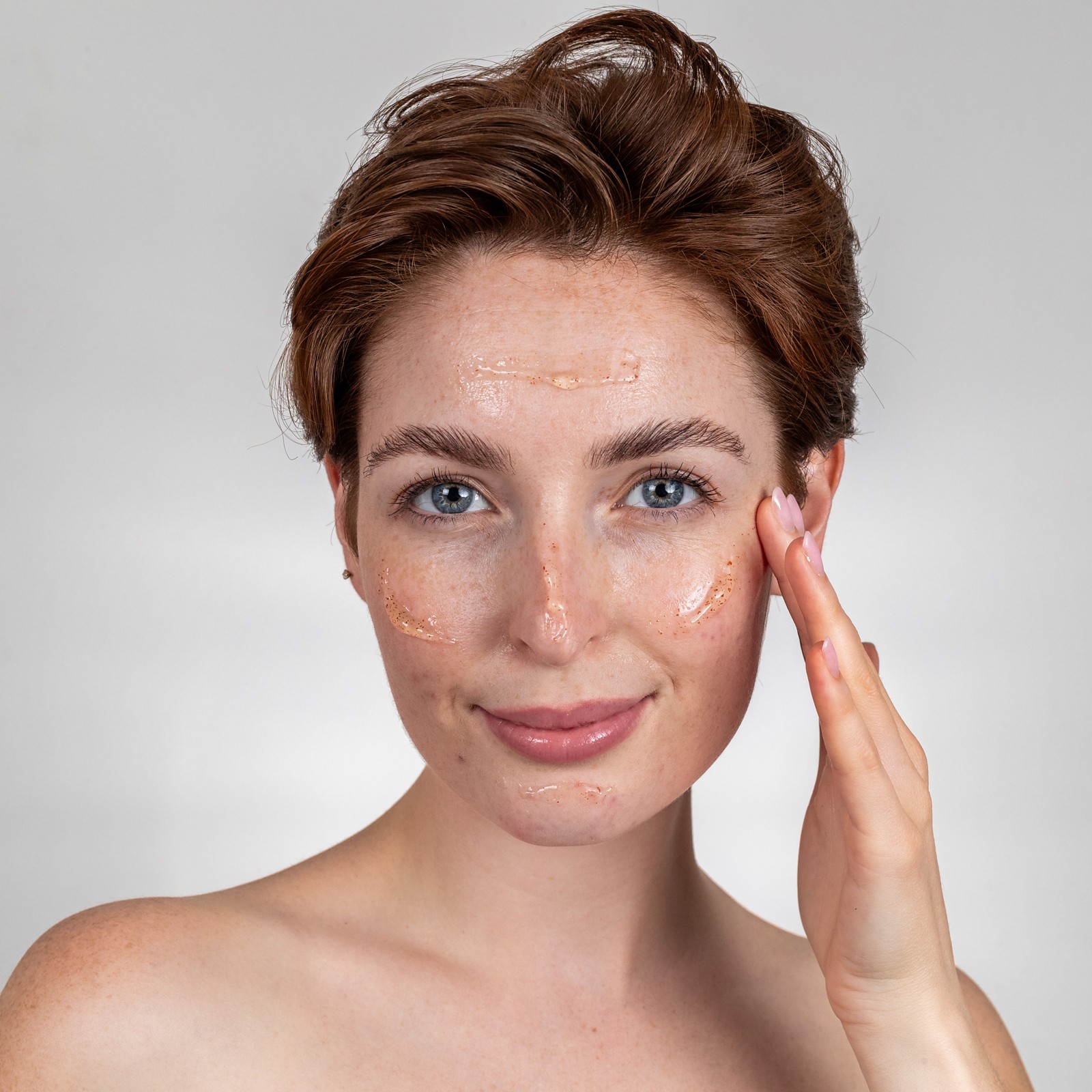 A moment of everyday skin care